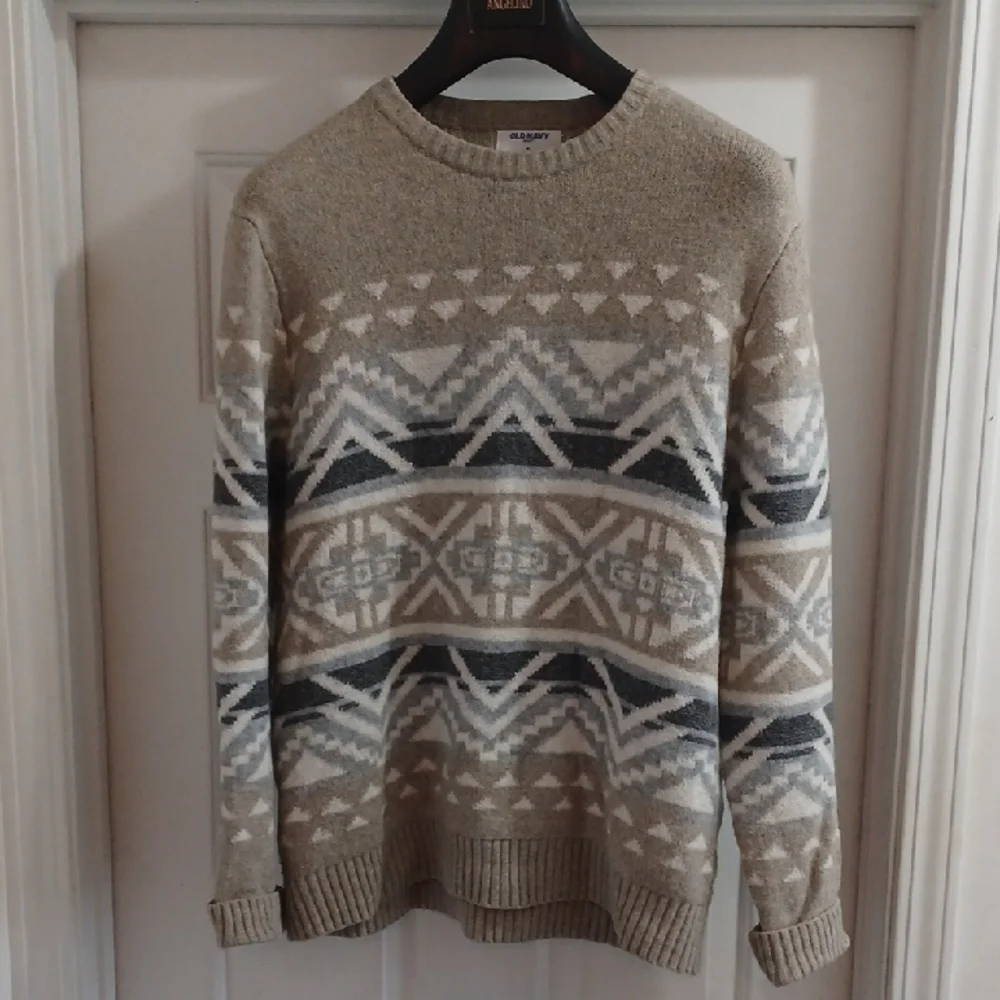 Old Navy Men's Tan and Gray Patterned Crewneck Sweater